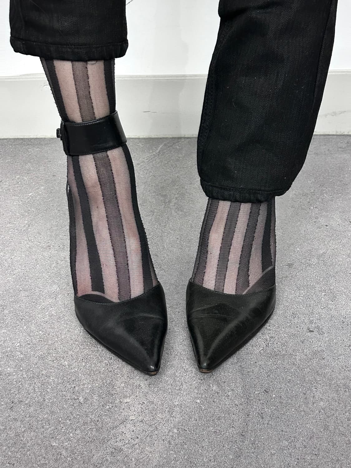 Gucci Ankle Strap Skeletto Heels 상품이미지3