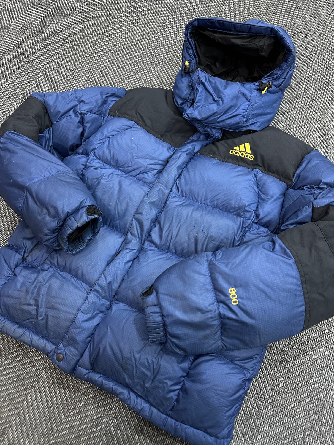 아디다스 구스패딩 블루 상품이미지4
