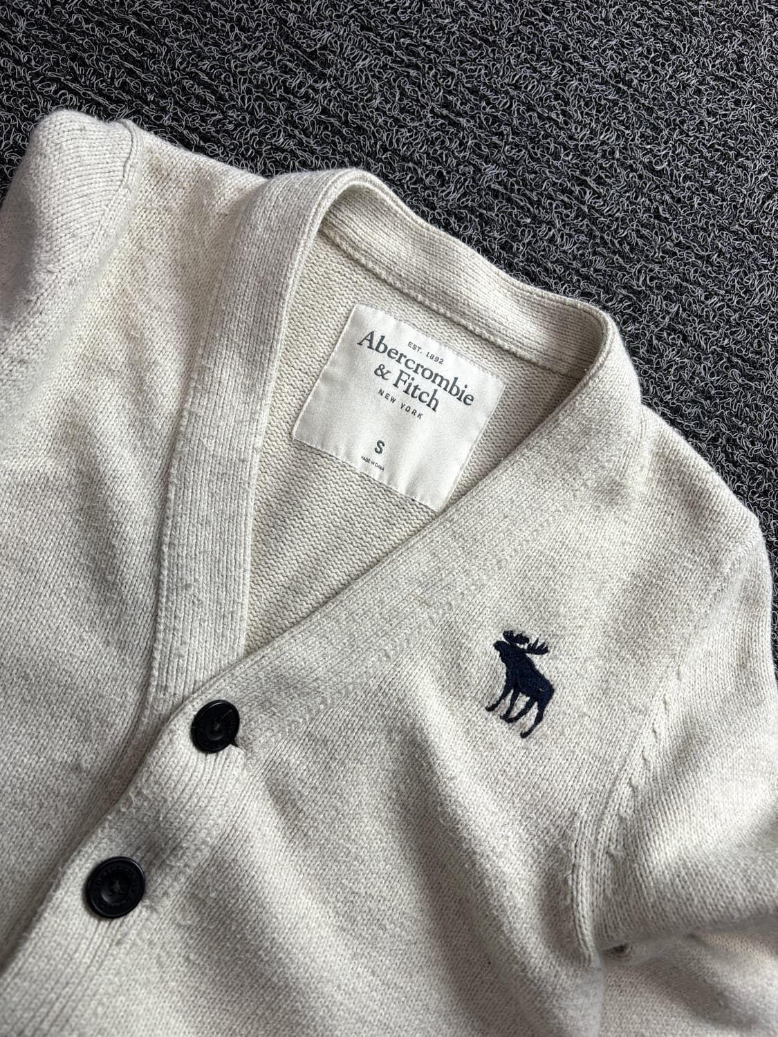 아베크롬비 앤 피치 자수로고 미니멀 가디건 3243 상품이미지4