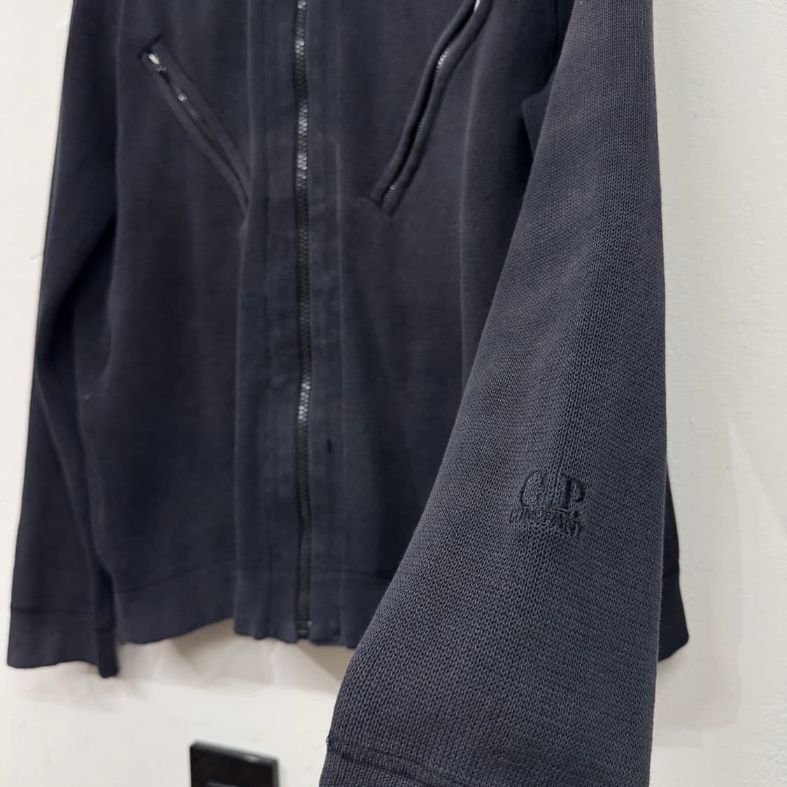 씨피컴퍼니 고글 니트집업 상품이미지4