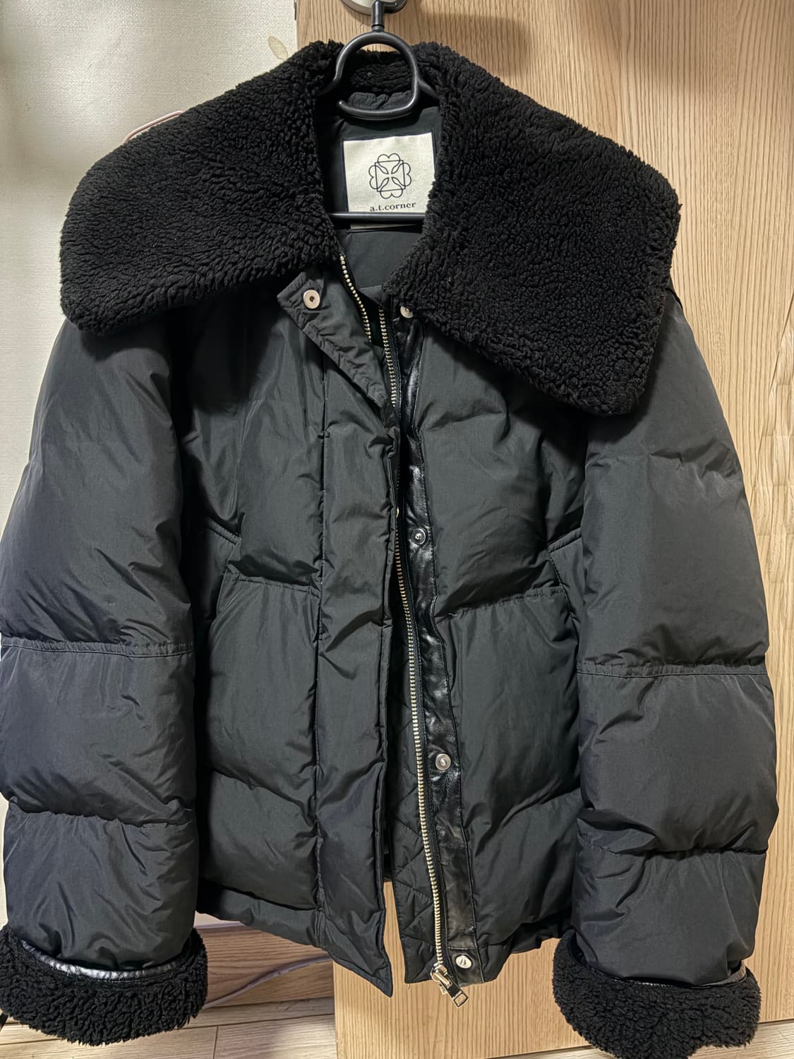 a.t.corner 블랙 패딩 상품이미지1