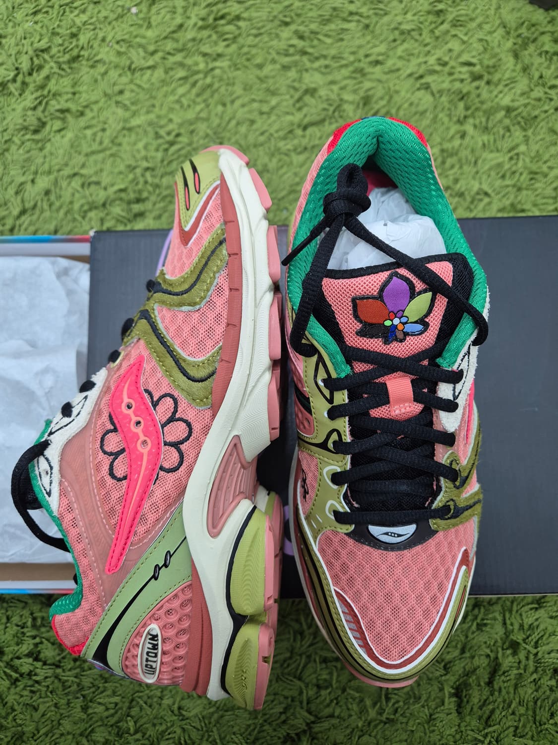 Saucony x Jae Tips Progrid Triumph 4 Flo 상품이미지2