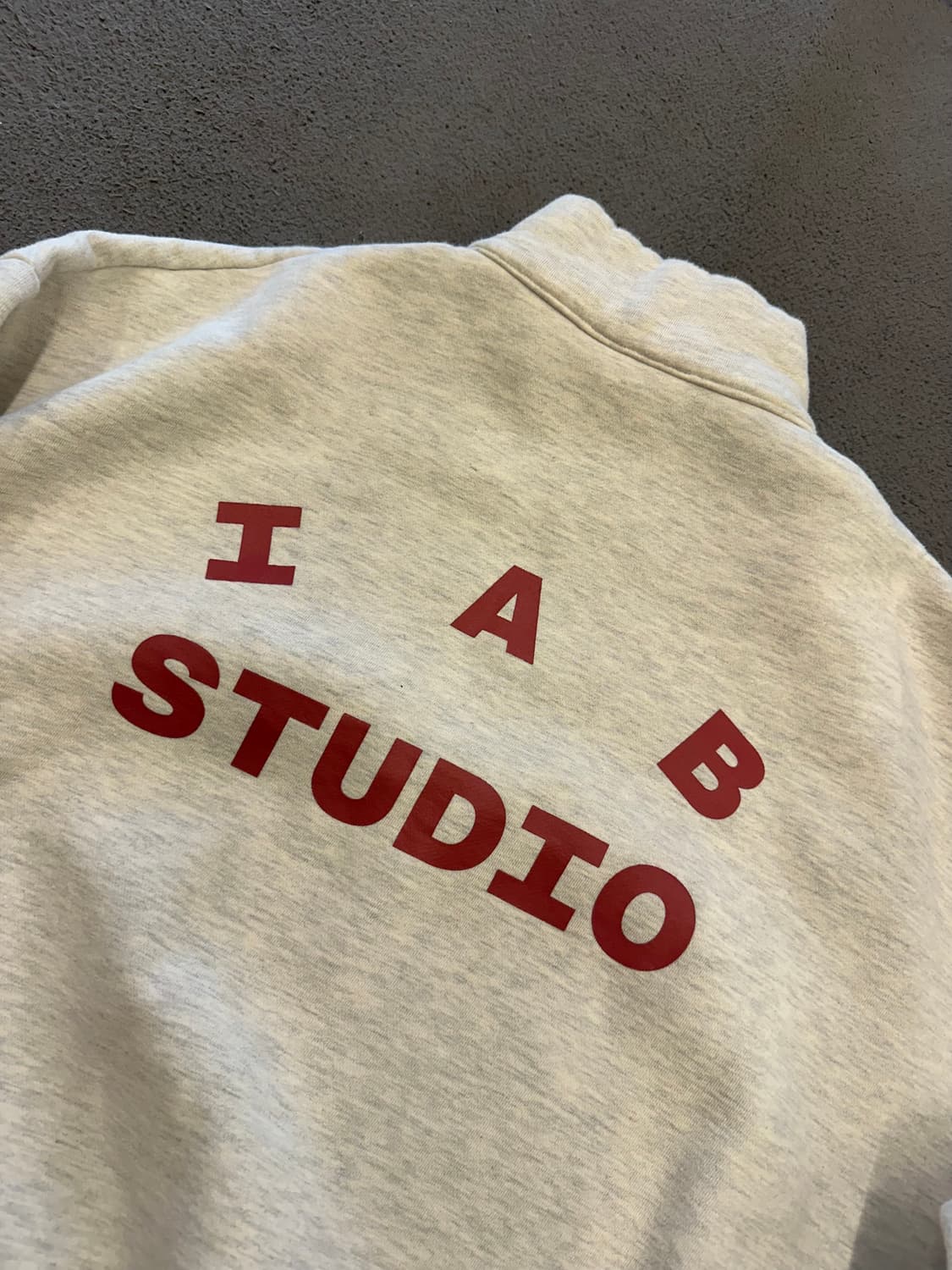 아이앱스튜디오 오트밀 반집업 처분  상품이미지3