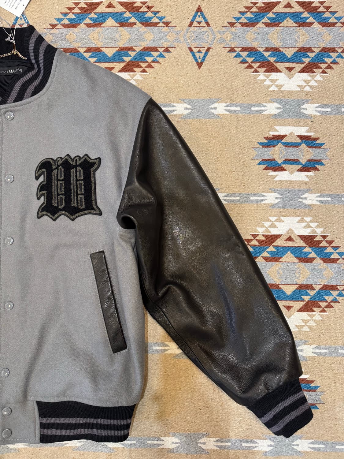 [L] 와코마리아 레더 바시티 자켓 그레이 상품이미지4