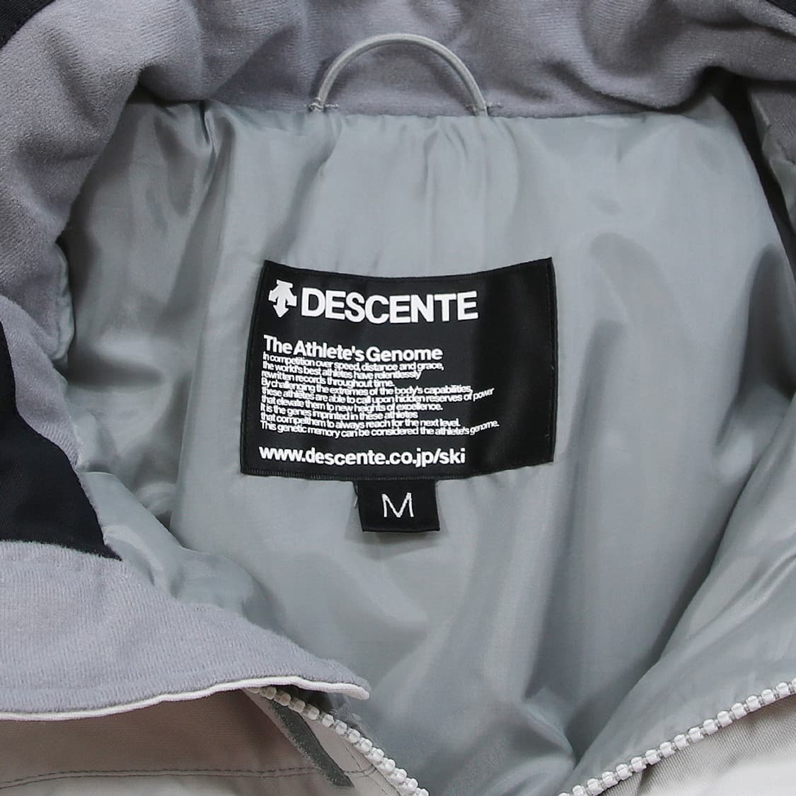 (착용컷) 데상트 스키 자켓 (남성용 M) 상품이미지5