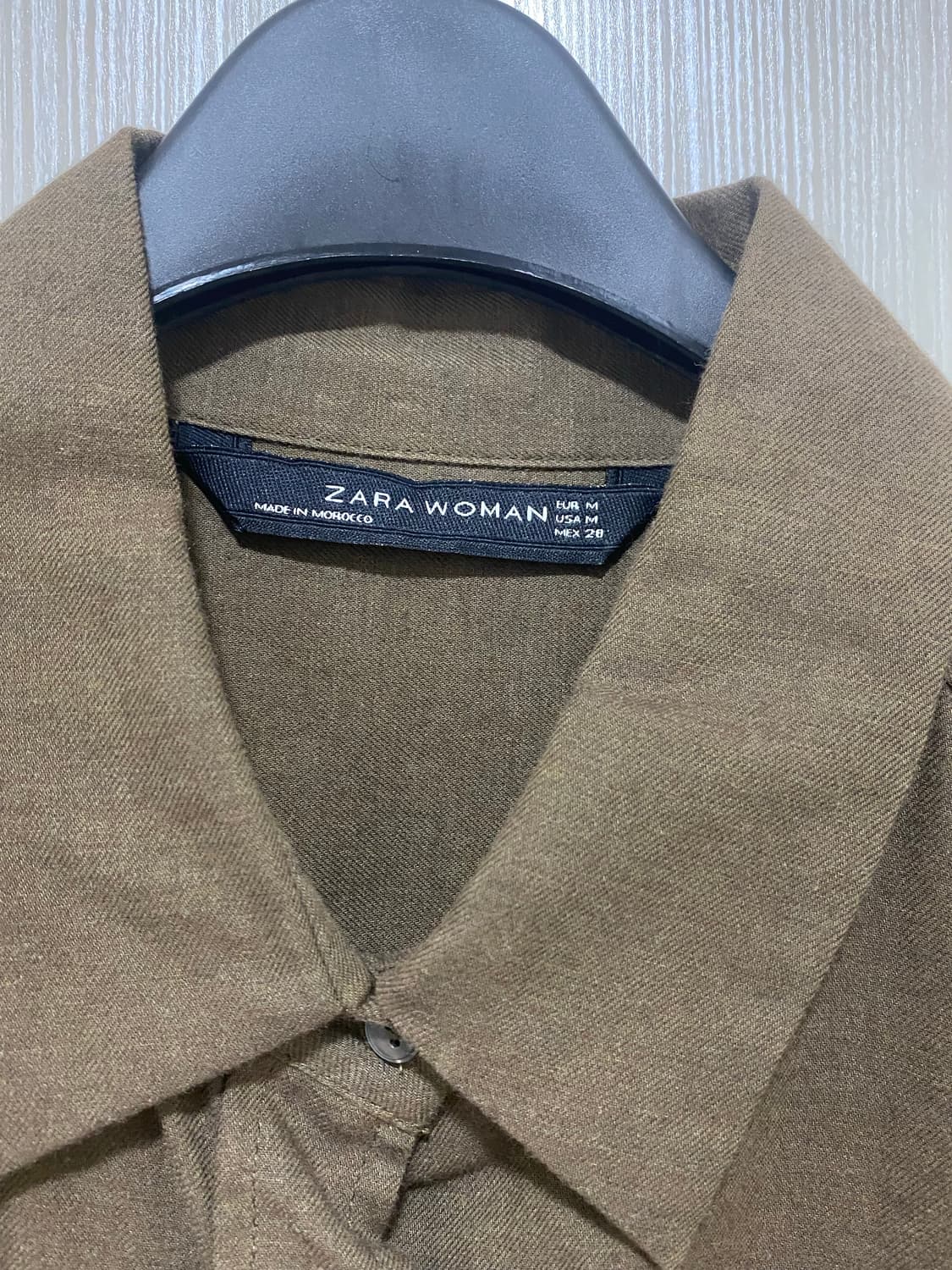 자라(zara) 카키 포켓 셔츠 M 상품이미지3
