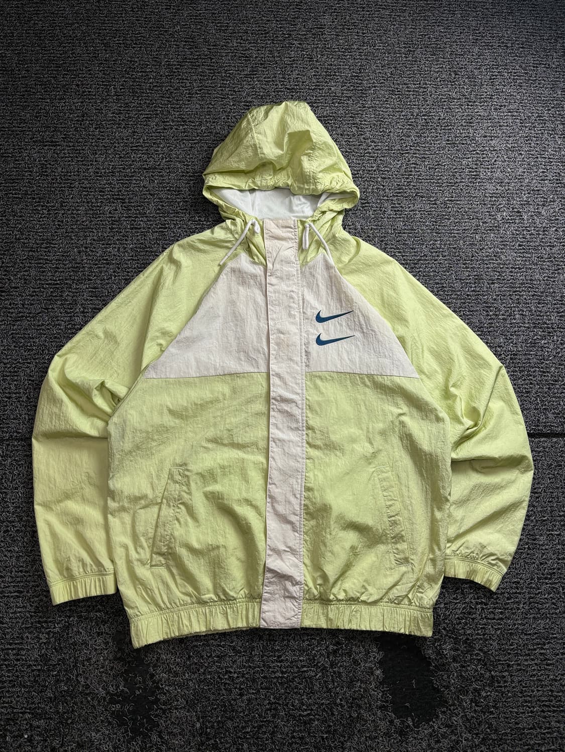 나이키 더블 스우시 가디스 빅토리 바람막이 3299 상품이미지2