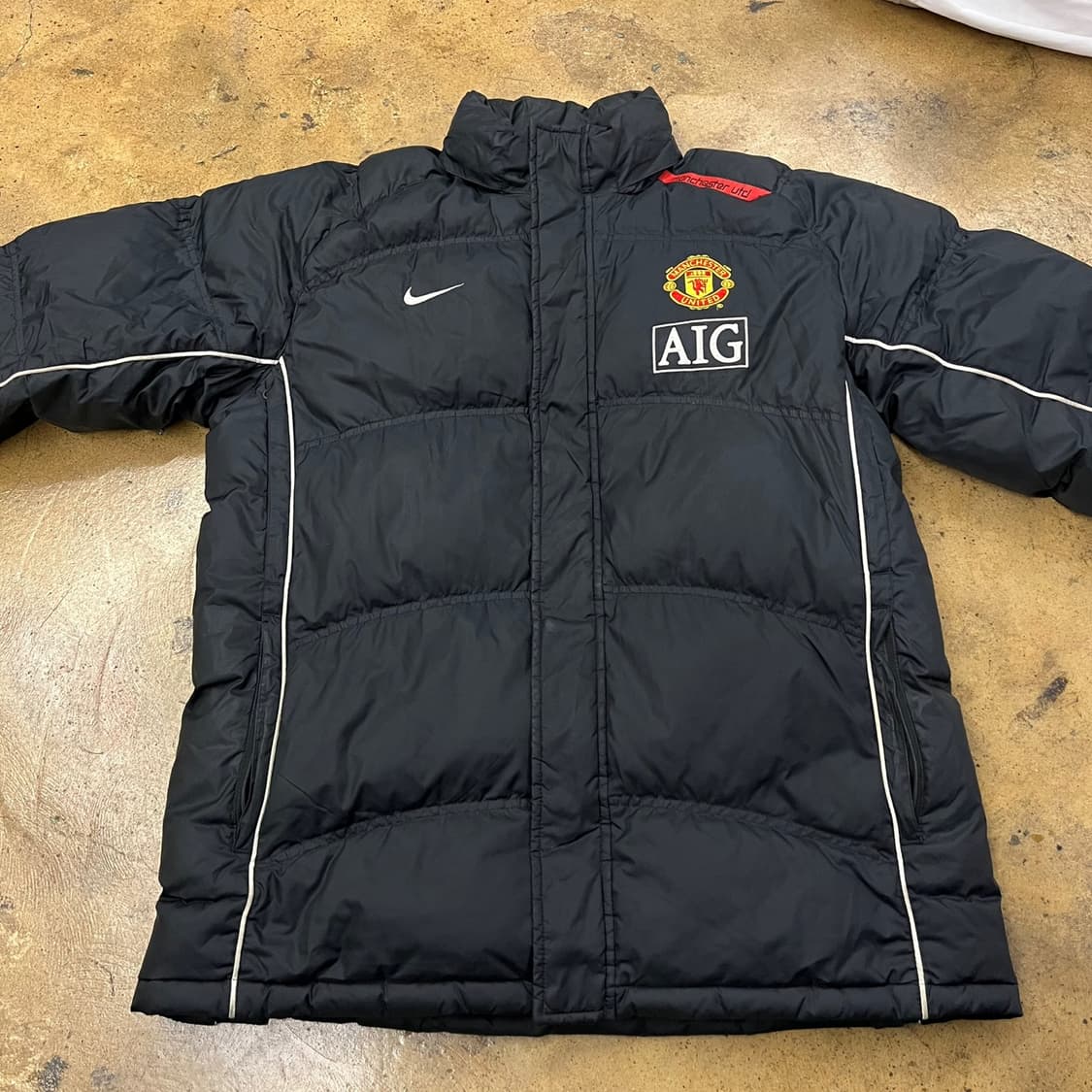 [정품/M] 나이키 맨유 AIG 패딩 점퍼 블랙 b18 상품이미지3