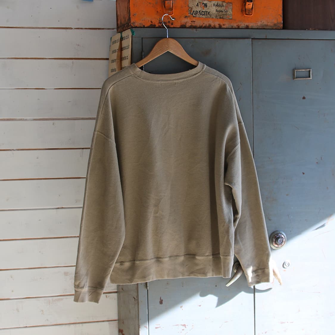 (착용컷) FREAK'S STORE 스웻 셔츠 (남성용 105) 상품이미지2