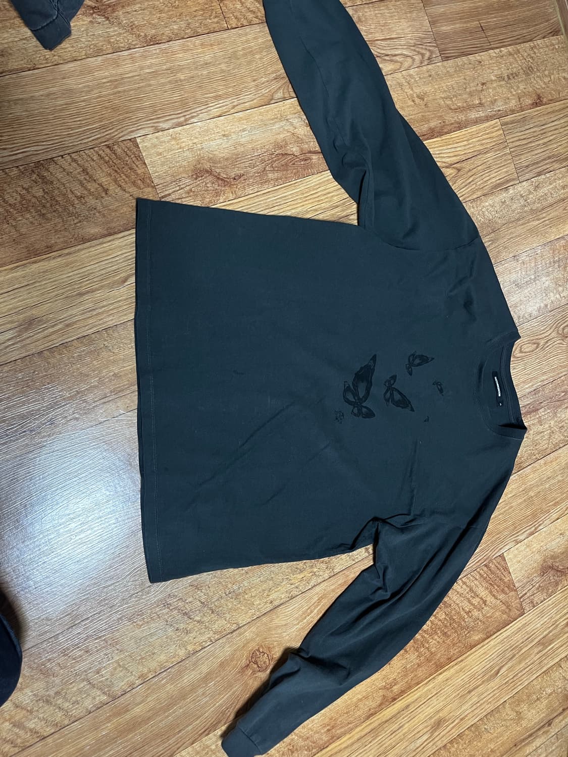 해칭룸 롱슬리브 상품이미지1