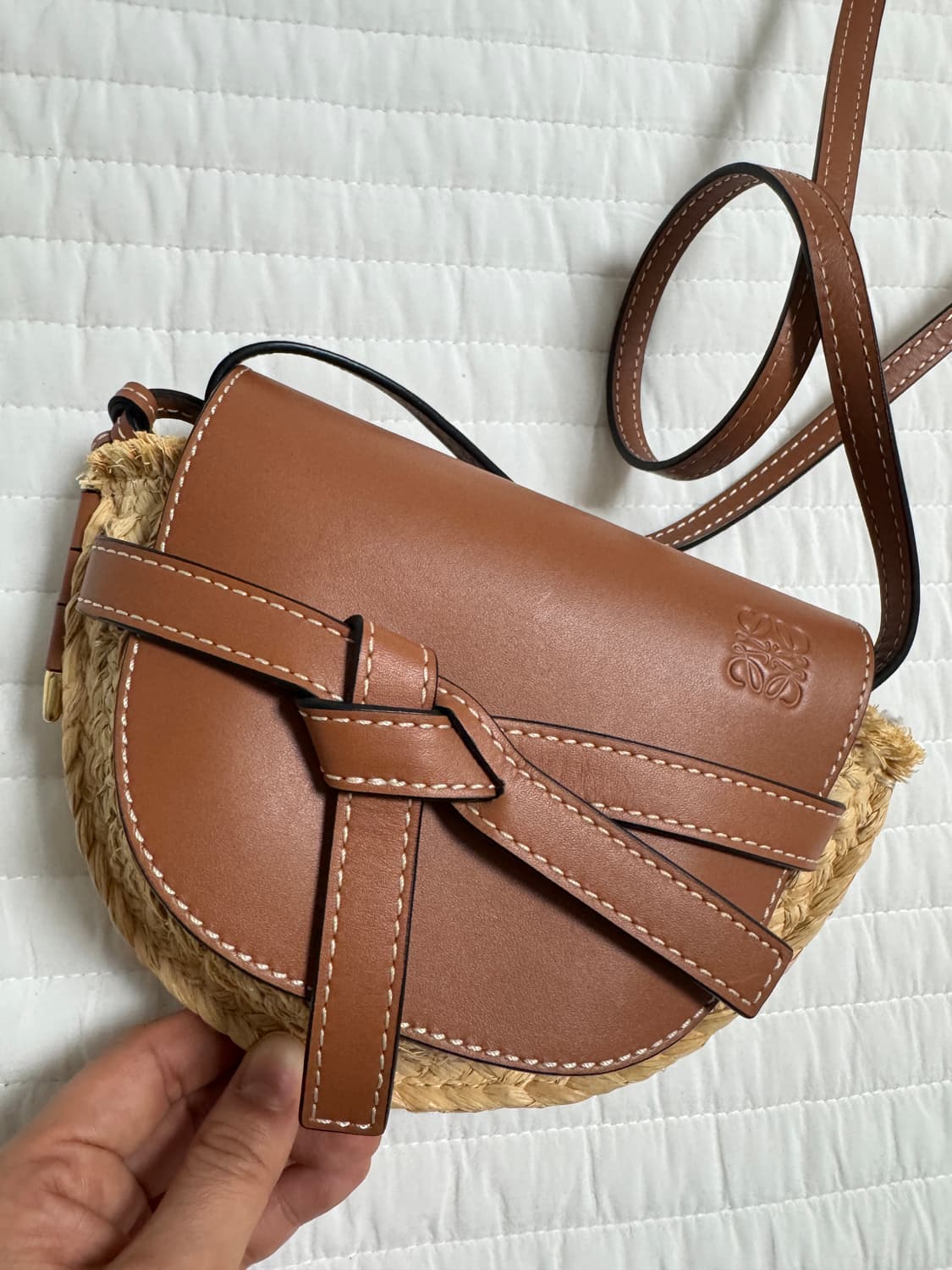 로에베 가죽 라탄 크로스백 상품이미지7