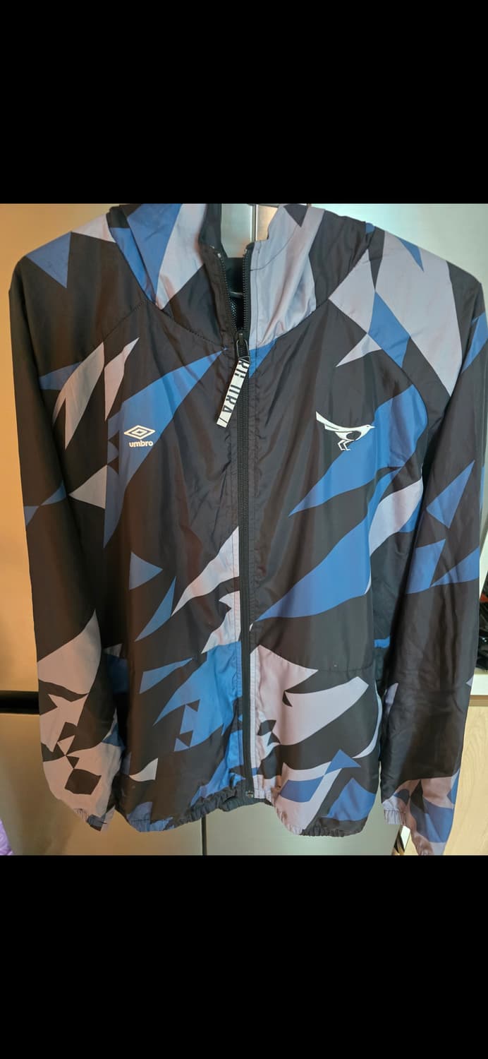 엄브로 성남fc바람막이 xl105 상품이미지1