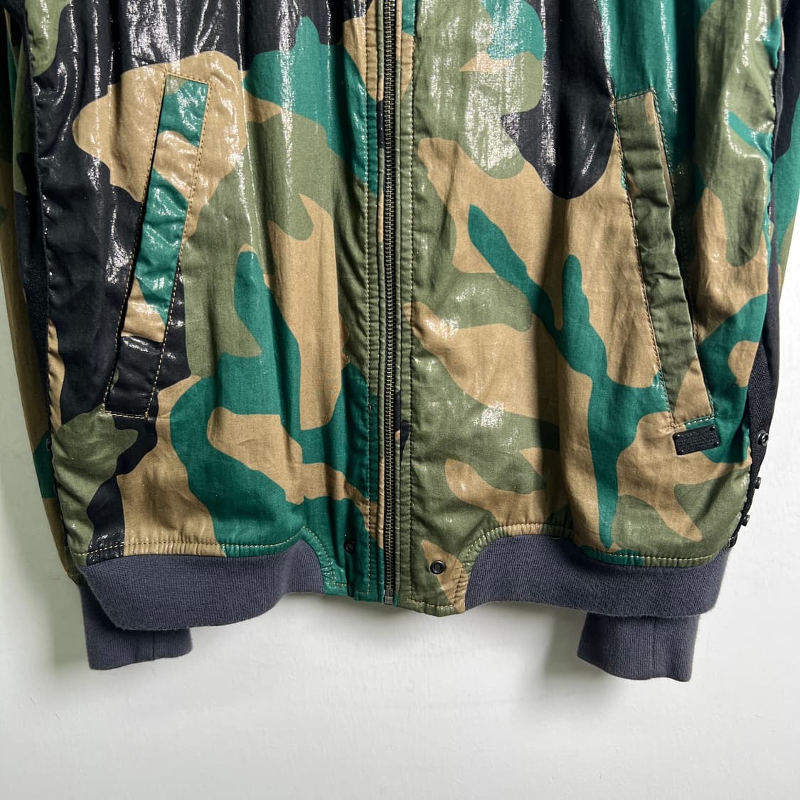 Diesel 디젤 카모플라쥬 유광 봄버 자켓 L 상품이미지5
