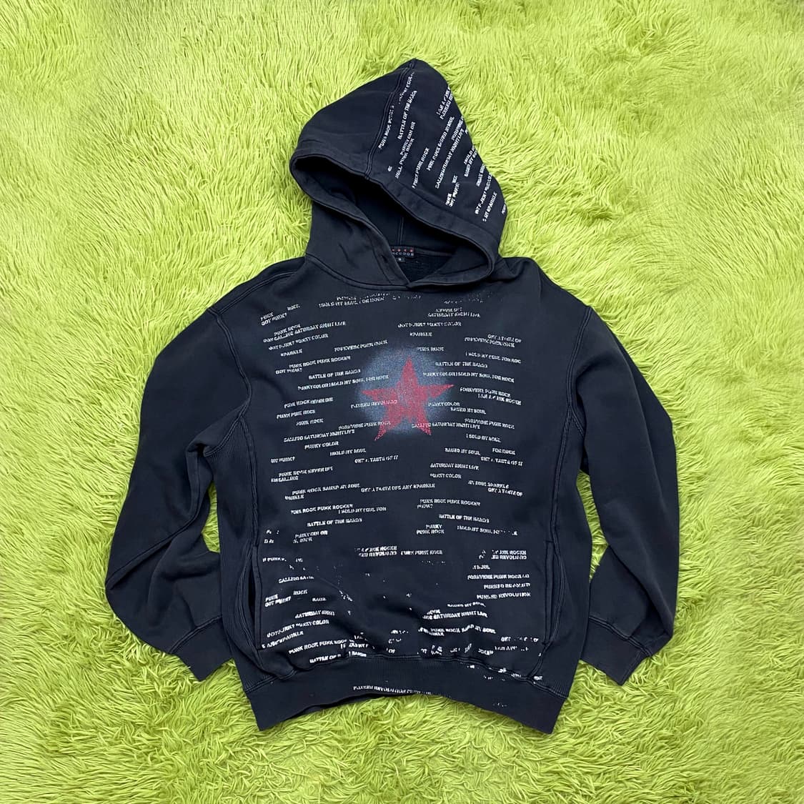 BARCEDOS 크랙 프린팅 풀오버 스웻 후드 티셔츠 상품이미지1