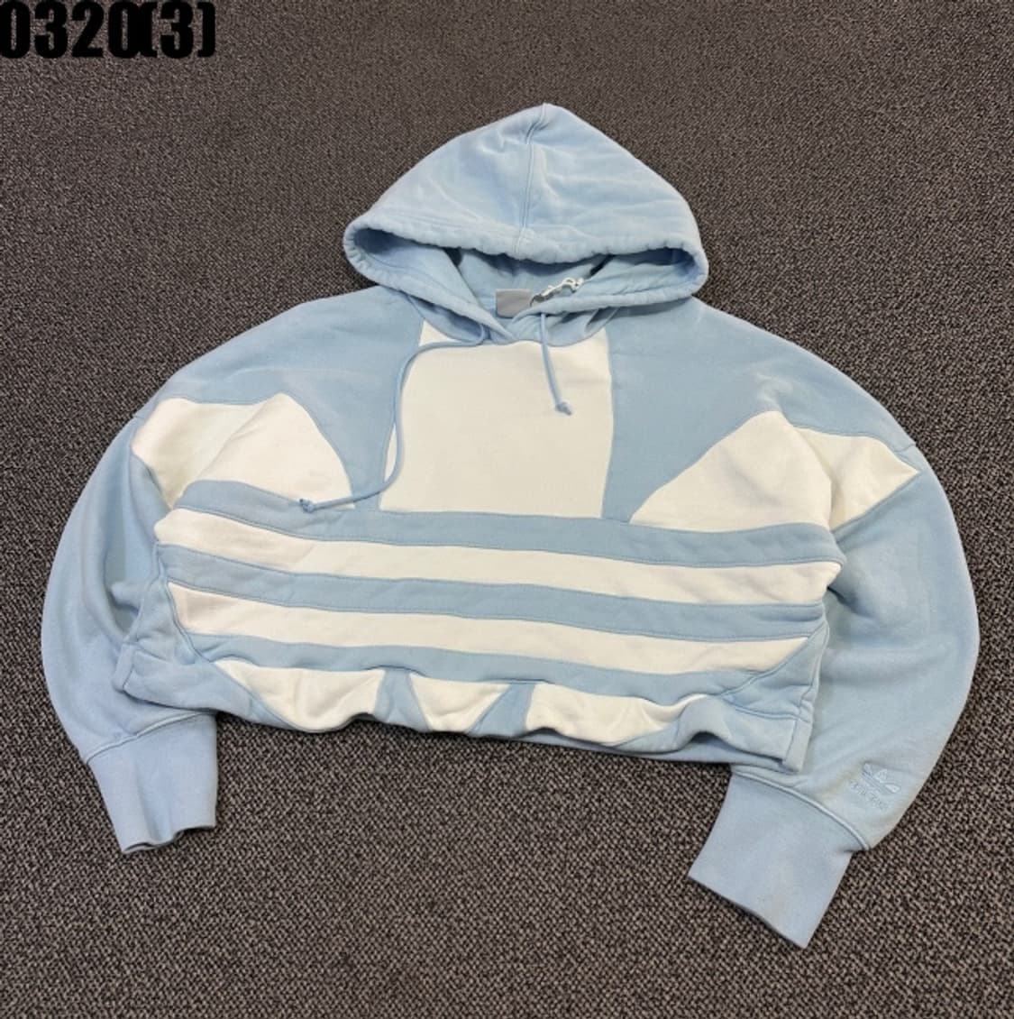 아디다스 크롭 후드티 상품이미지1