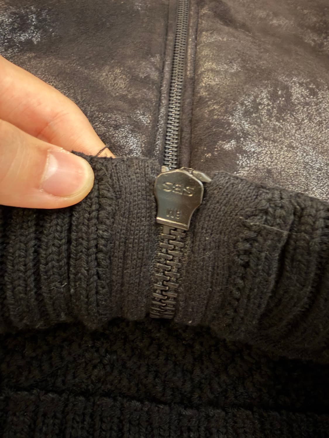 아르마니 익스체인지 비건레더 니트집업 블랙 상품이미지4