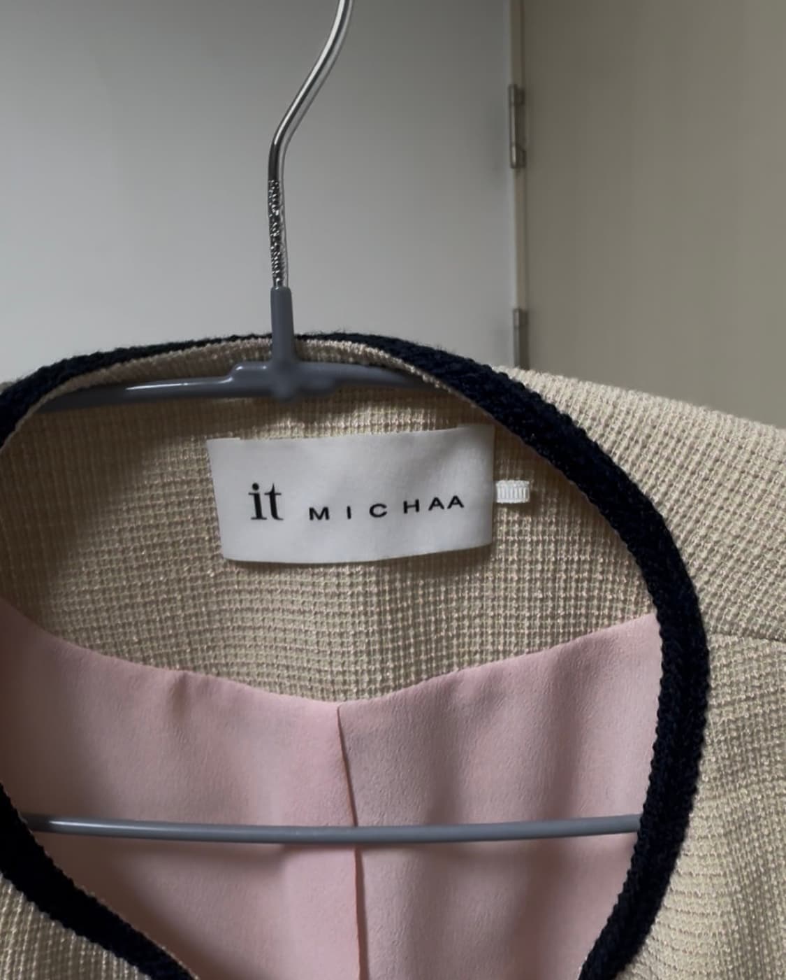 배색 라인 포인트 노카라 크롭 자켓 55 상품이미지3