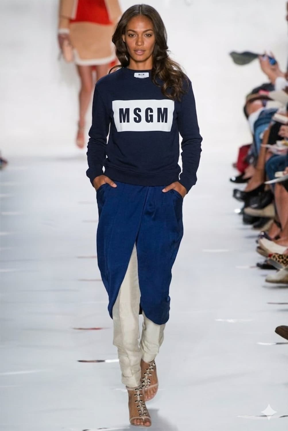 66.MSGM 박스로고 맨투맨 상품이미지2