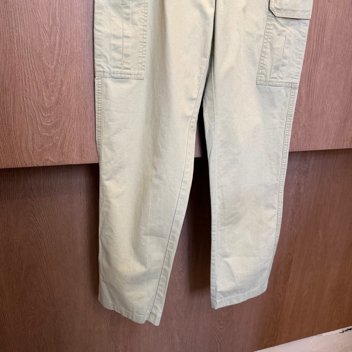 엘엘빈 코튼 카고 팬츠 사이드 플랩 포켓 디테일 옐로우 베이지 상품이미지5