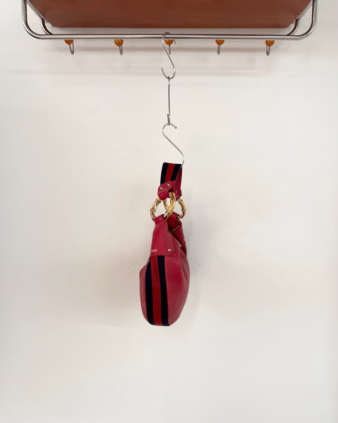 구찌 레드 페블드 하프문 밤부링 호보백 상품이미지5