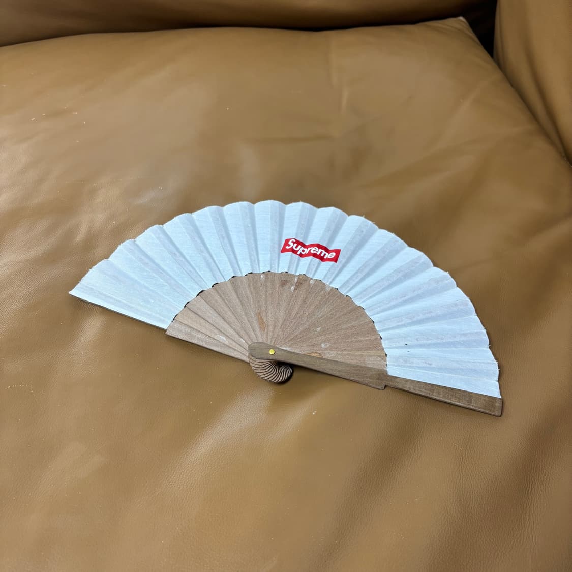 슈프림 사스콰치패브릭스 콜라보 우드 부채 상품이미지1