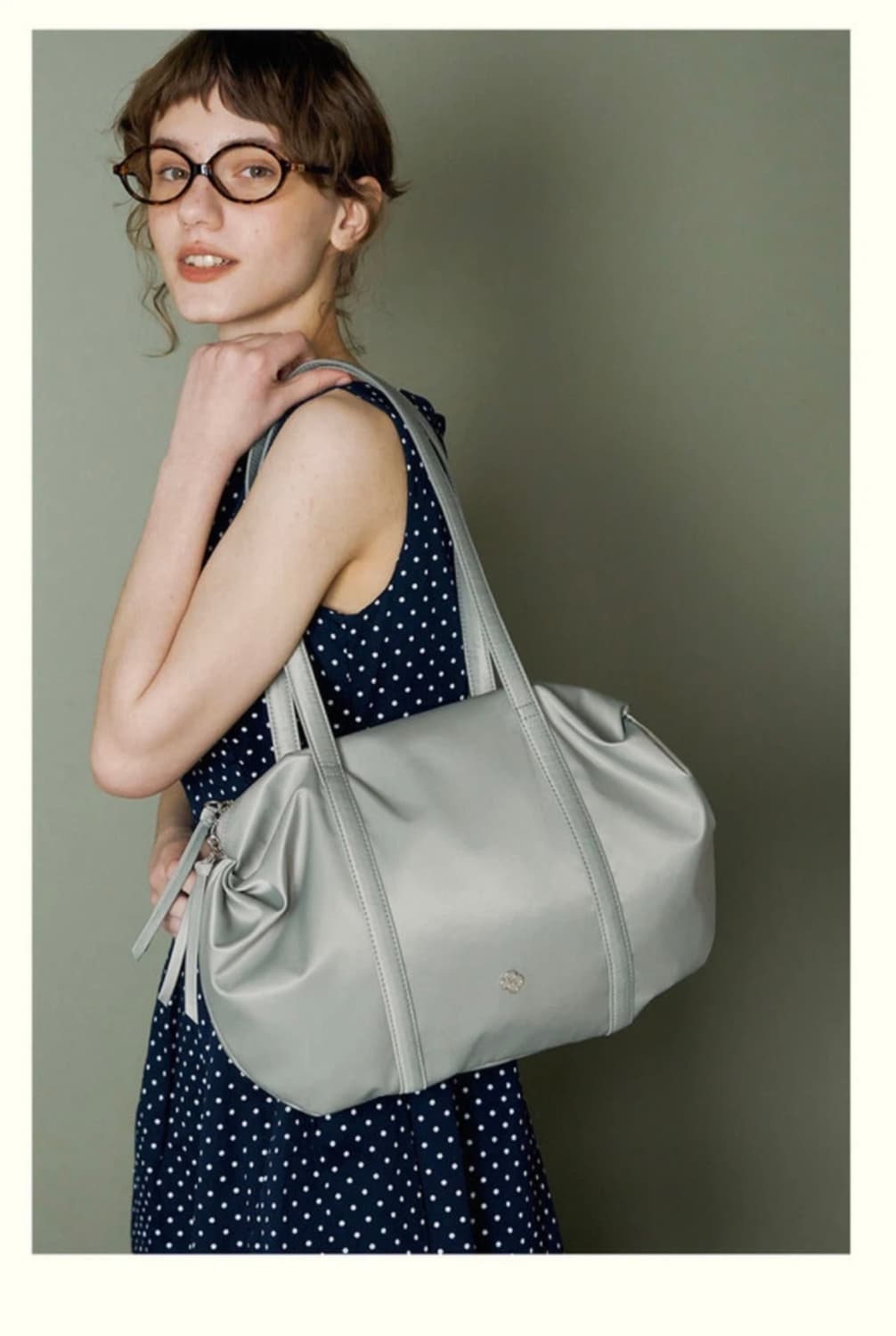 히어리 오로라 셔링 더플백 실버 상품이미지6