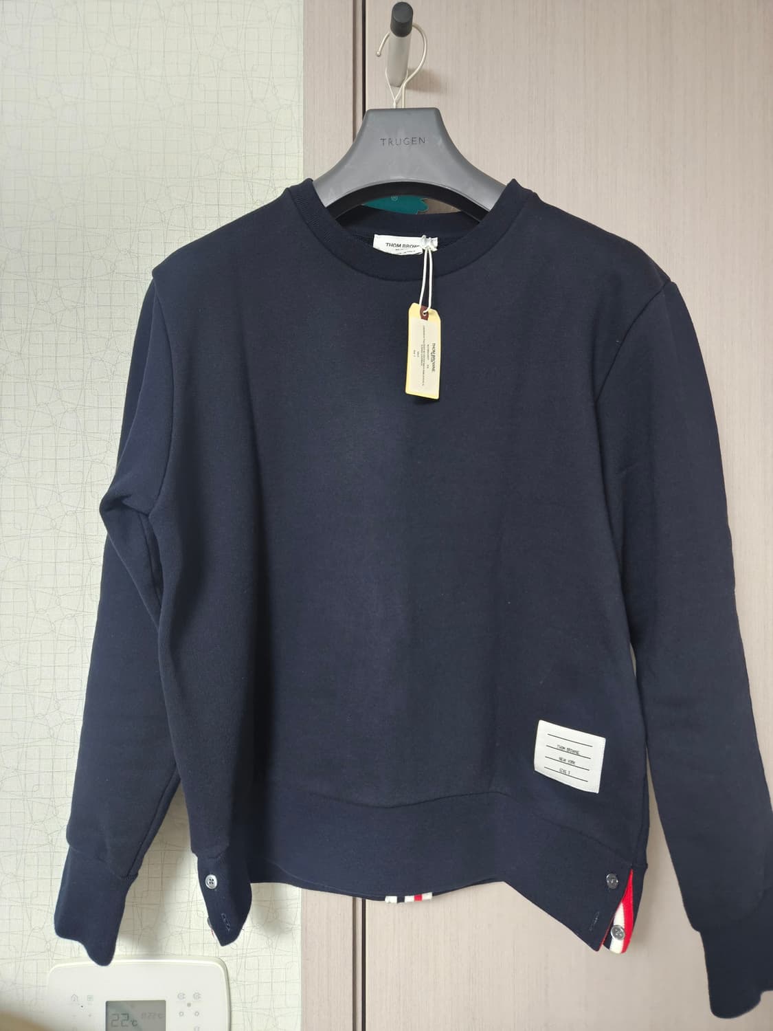 (새상품급) 톰브라운 네이비 백 삼선 맨투맨 3사이즈(105) 상품이미지1