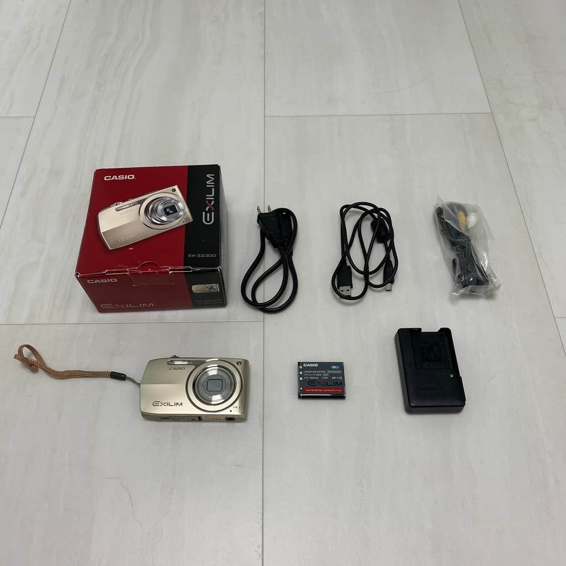 [풀박 재입고] casio ex-z2300 아일릿 모카 디카 카메라 상품이미지1