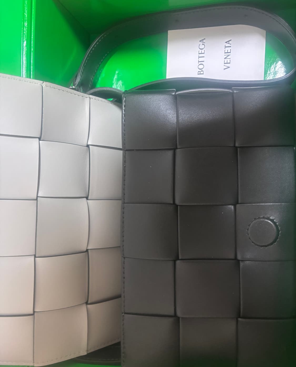 보테가 베네타 카세트백 다크모스 상품이미지2