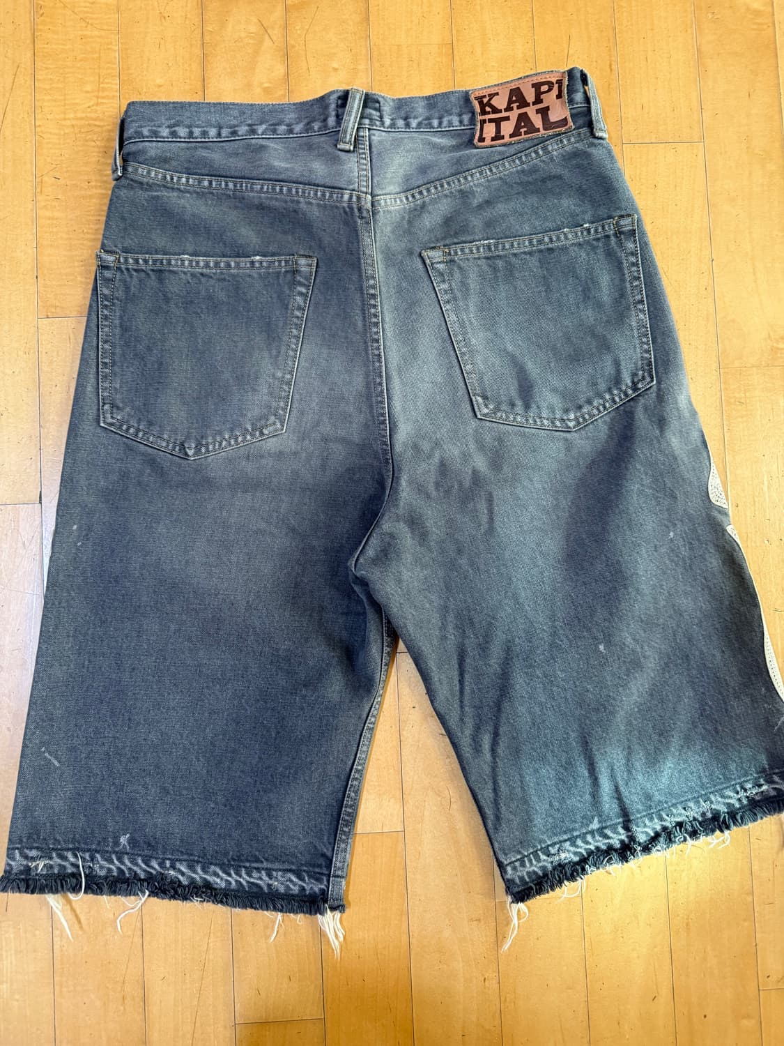 32size 캐피탈 14온즈 데님 5P 본 자수 숏 팬츠 블랙 판매 상품이미지2