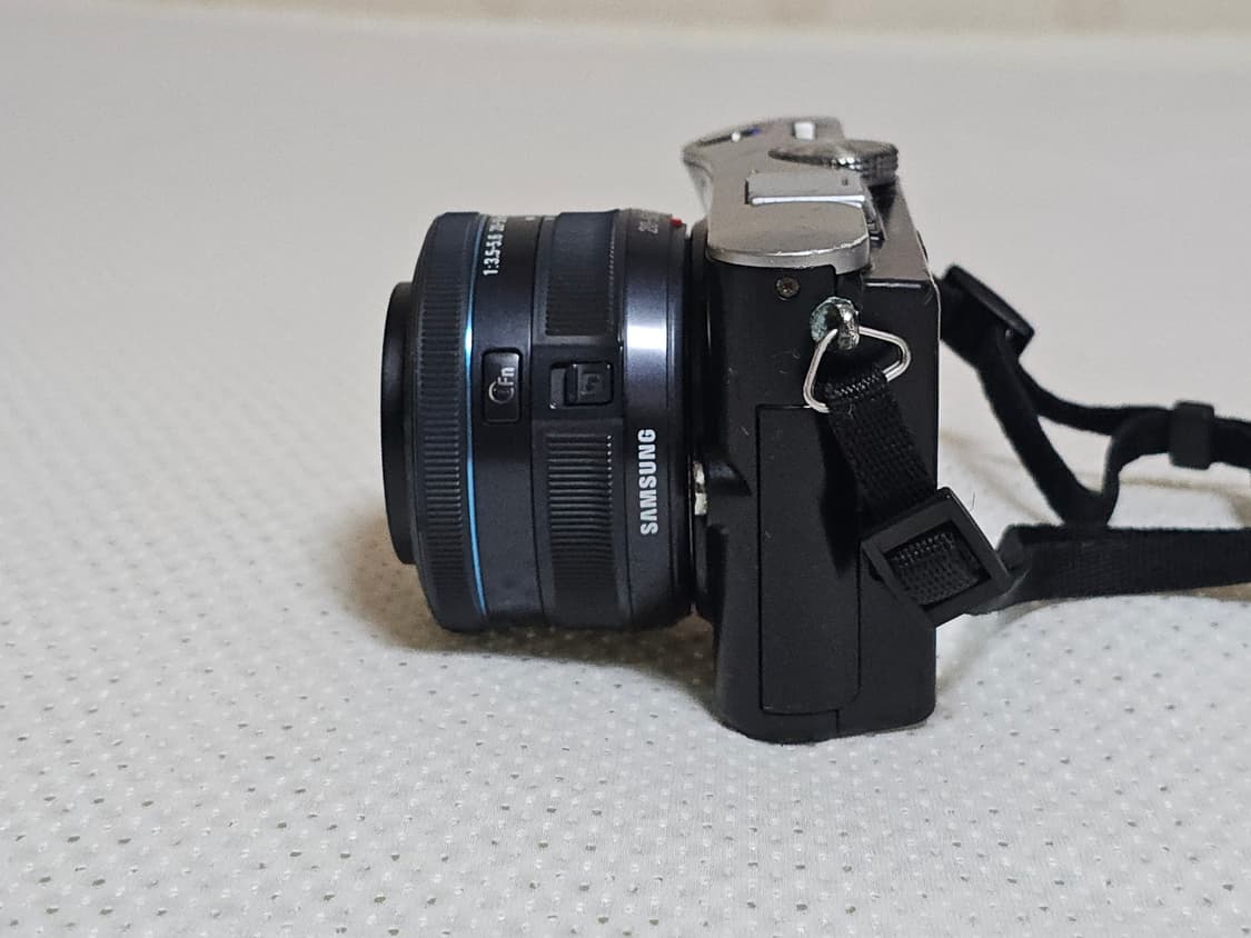 삼성 NX100 미러리스 카메라 상품이미지2