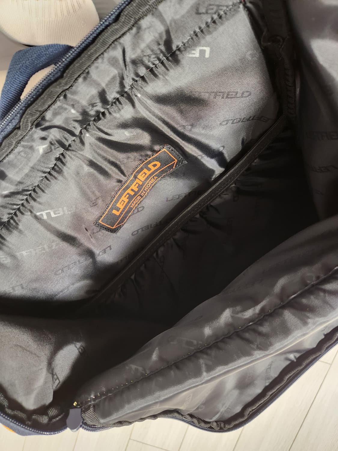 LEFTFIELD 백팩 가방

지퍼 약간의 사용감 외에는 거의 새상품급입 상품이미지5