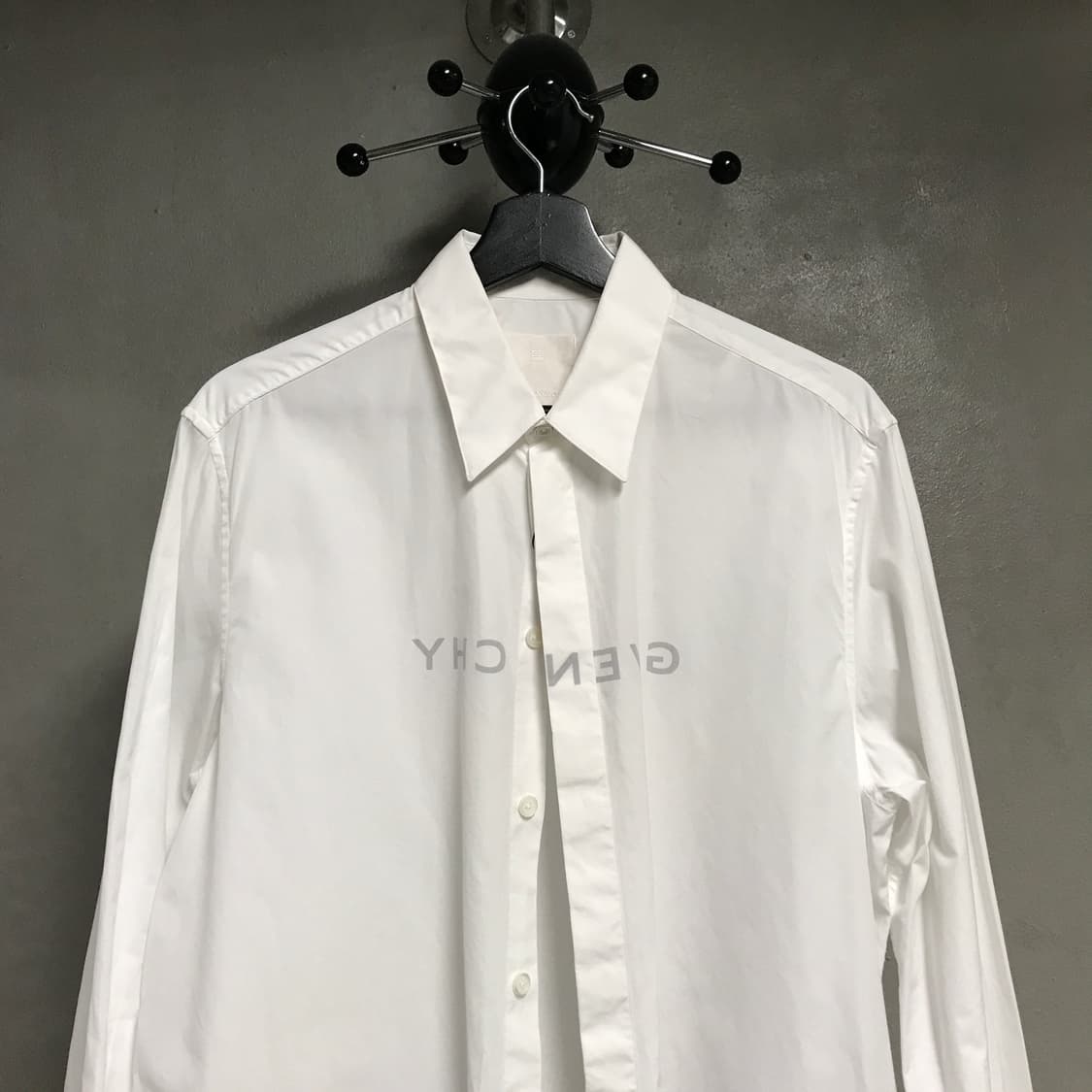 지방시 화이트 셔츠 39 상품이미지2