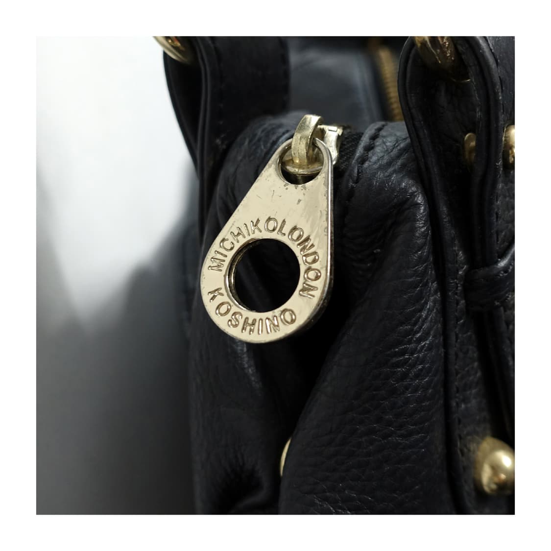 MICHIKO LONDON 미치코런던 코시노 자물쇠 소가죽 레더 숄더백 상품이미지8