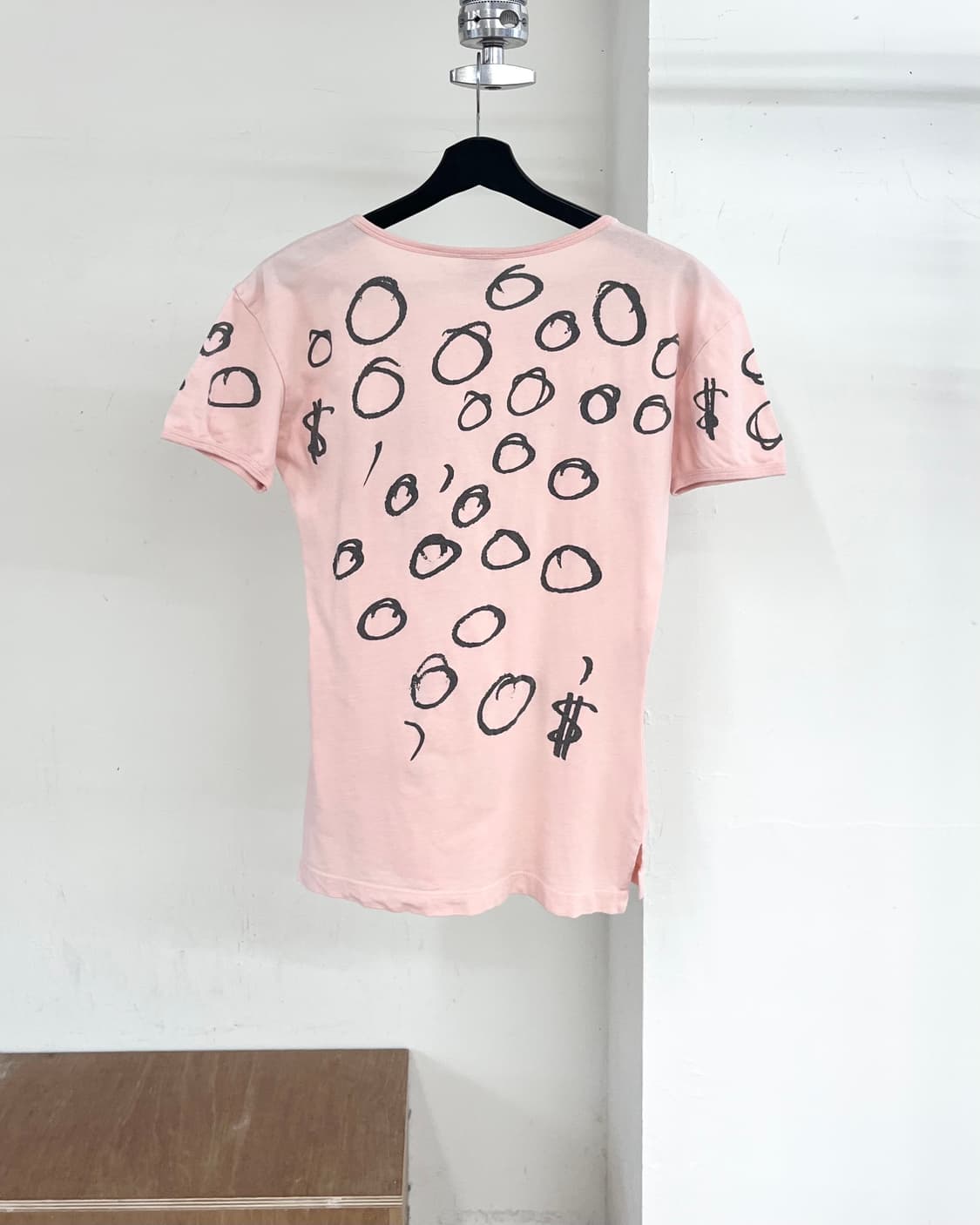 비비안 웨스트우드 라이트핑크 그래픽 텍스트 반팔 티셔츠 상품이미지6