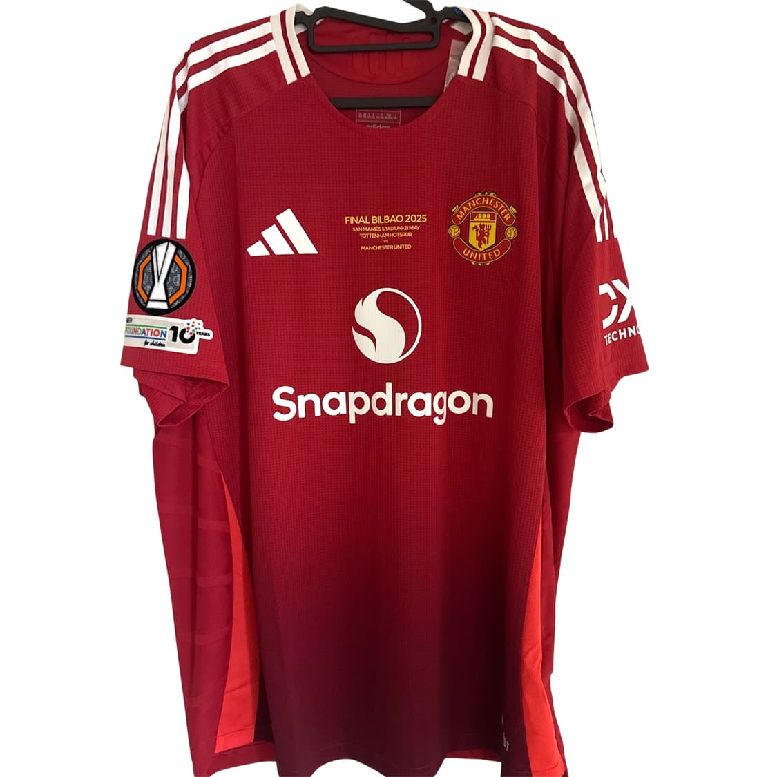24-25 맨체스터 유나이티드 홈 어센틱 유니폼 브루노 페르난데스 상품이미지3
