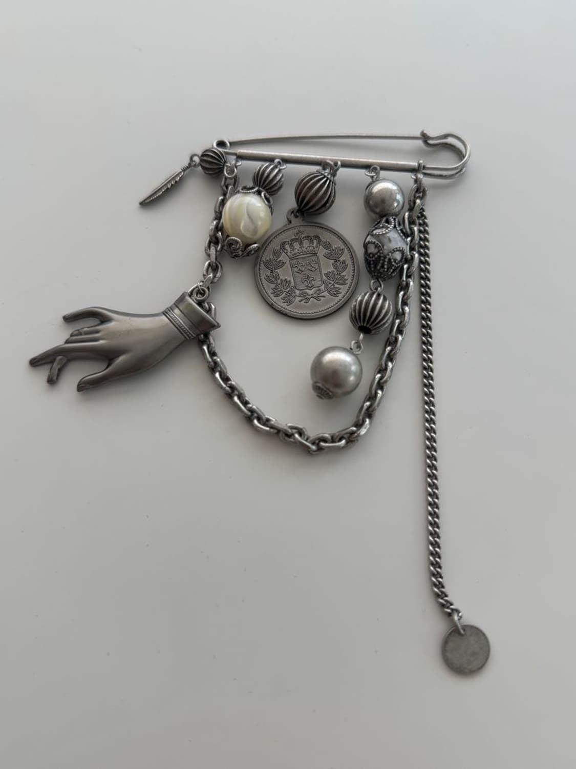 BRASS MULTI-MOTIF BROOCH 황동 멀티 모티브 브로치 상품이미지1