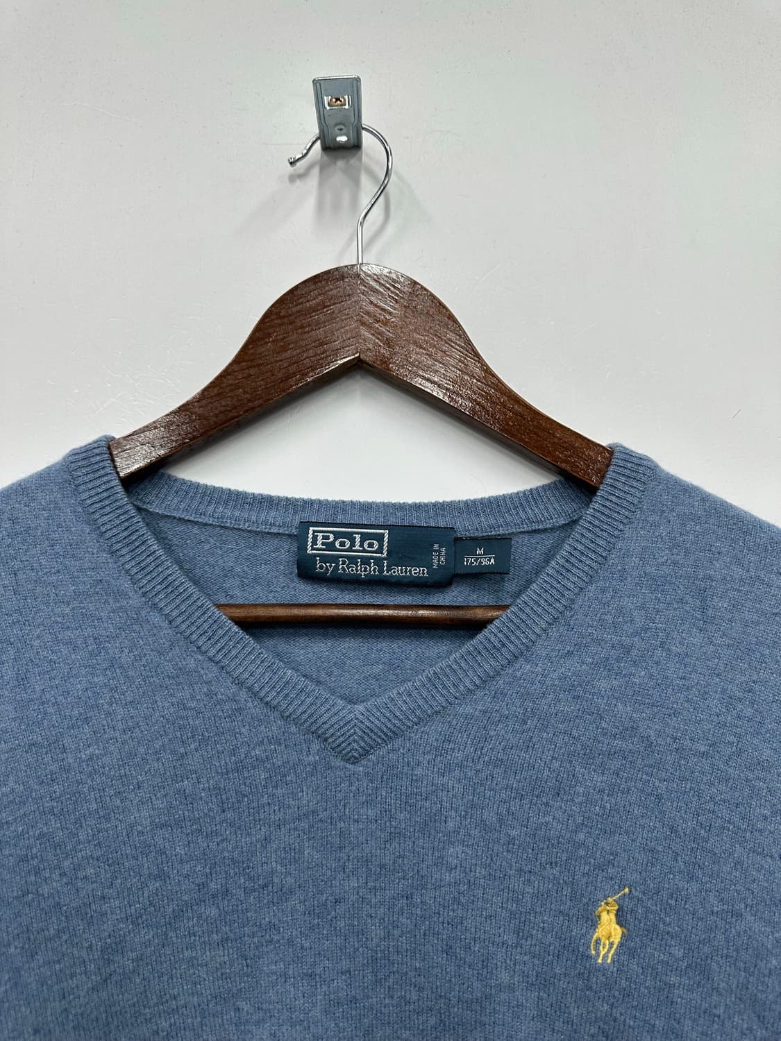 폴로 뮤트 블루 브이넥 니트 상품이미지3