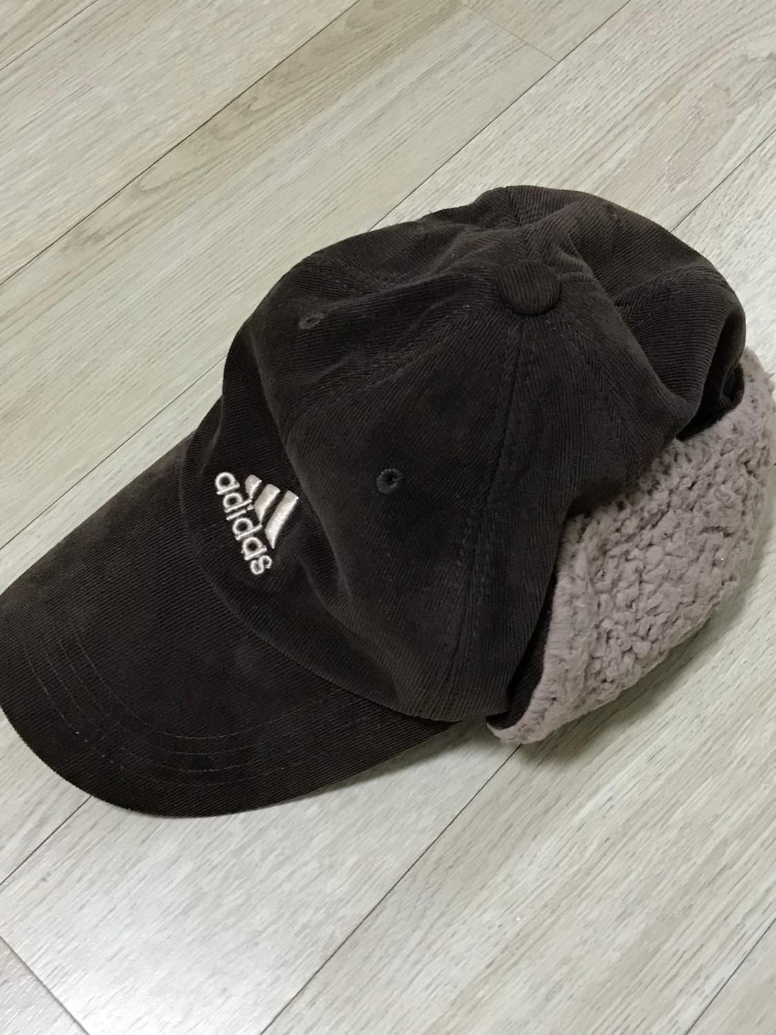 아디다스 뽀글이 코듀로이 모자 상품이미지1