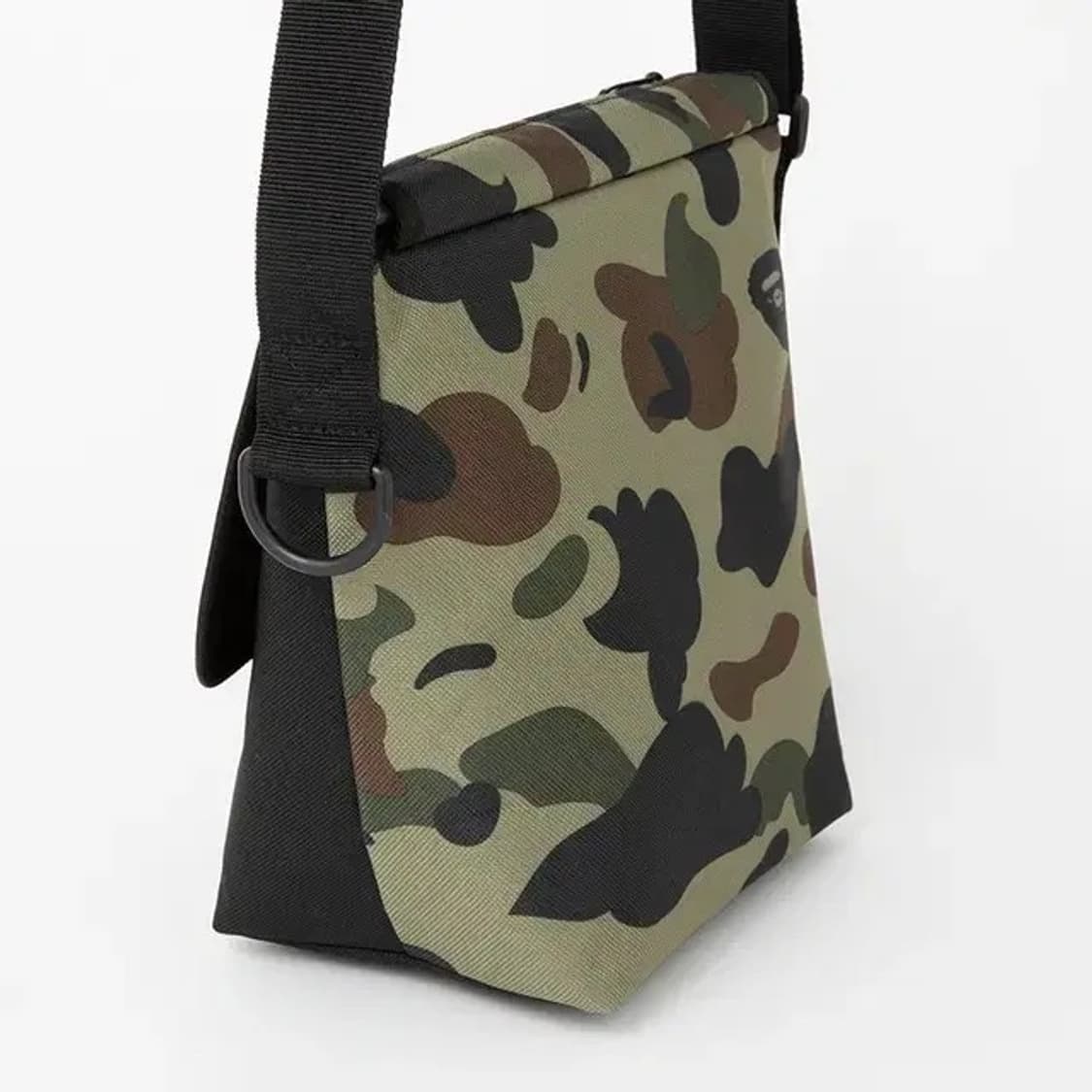 정품 베이프 카모 크로스백 상품이미지4