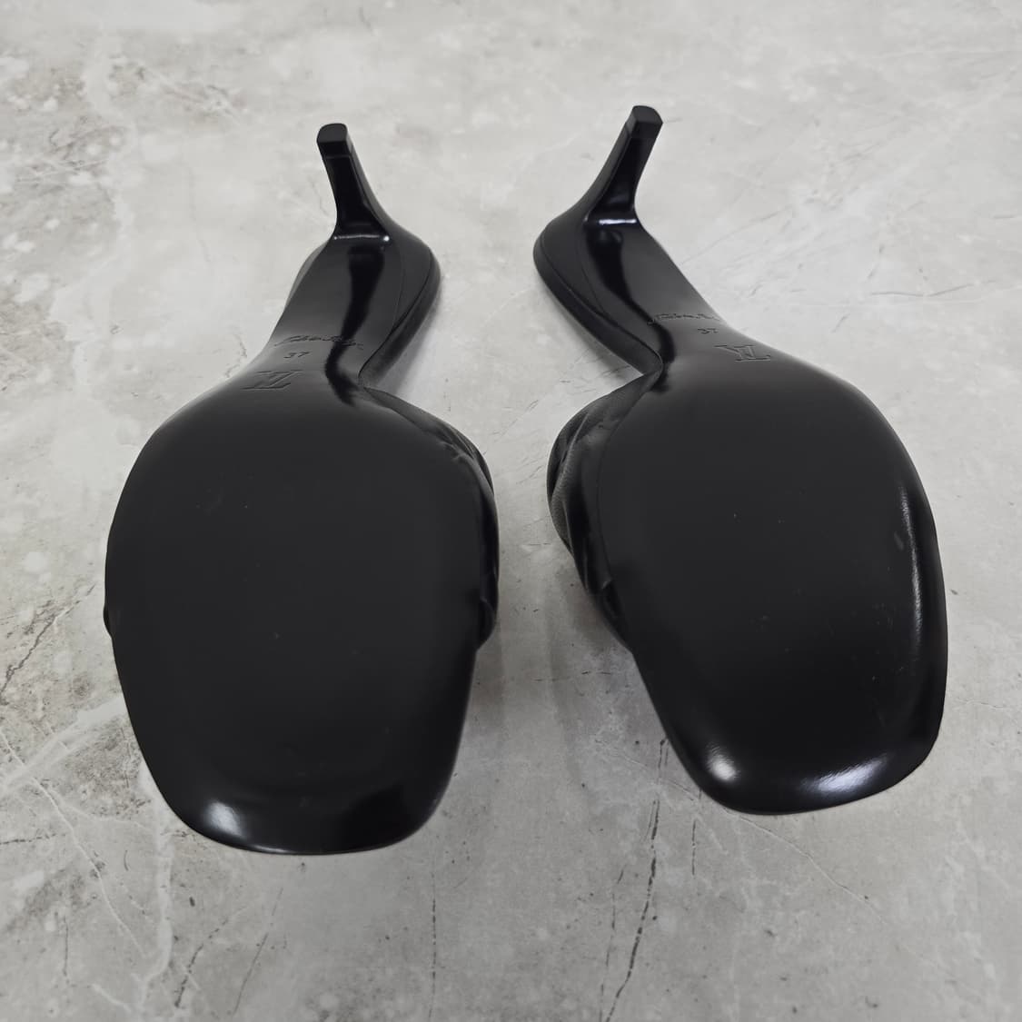 루이비통 리바이벌 뮬 37사이즈 판매 상품이미지6