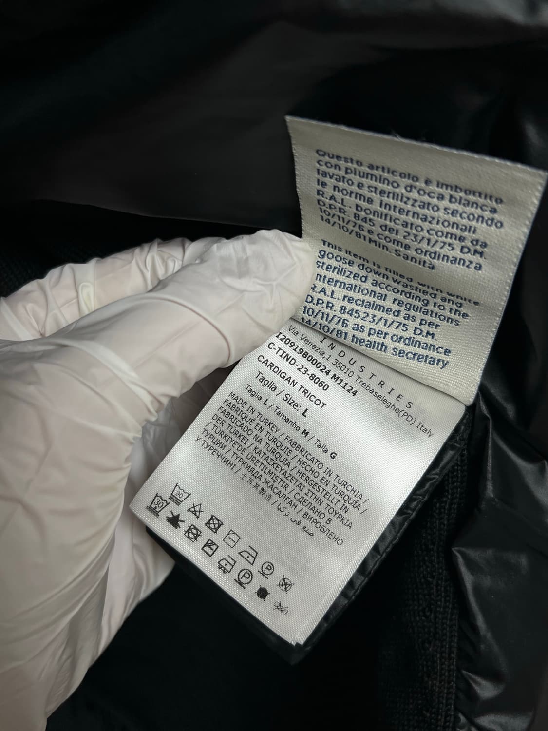 [정품] 신형 새상품 / 몽클레어 빅로고 니트패딩 블랙 L size 상품이미지4