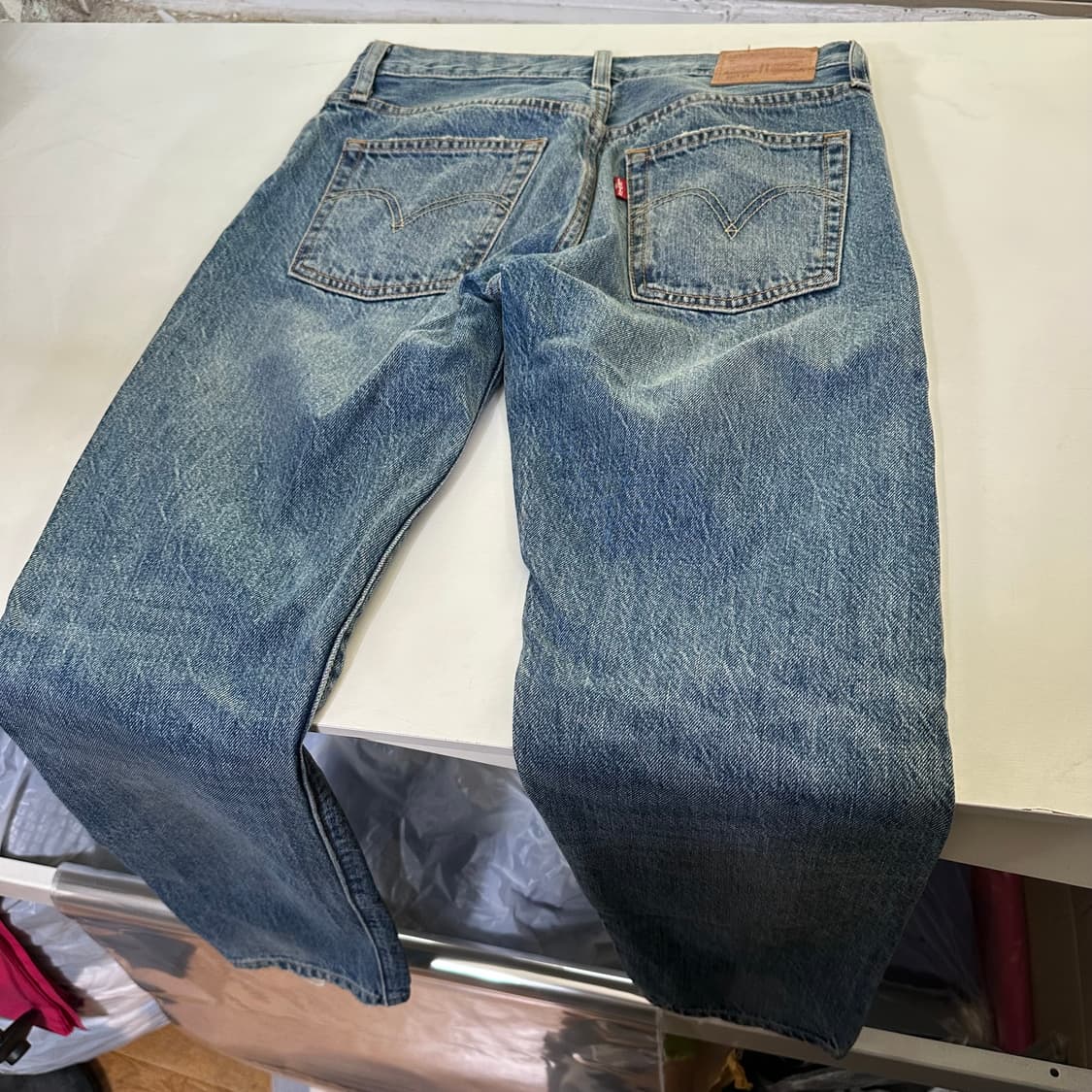 우먼S 리바이스501 중청워시드 버튼플라이 데님팬츠 상품이미지6