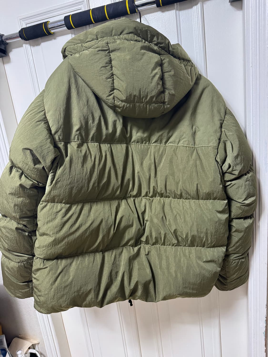 Cp컴퍼니 패딩 올리브 컬러 라지 팝니다 상품이미지2