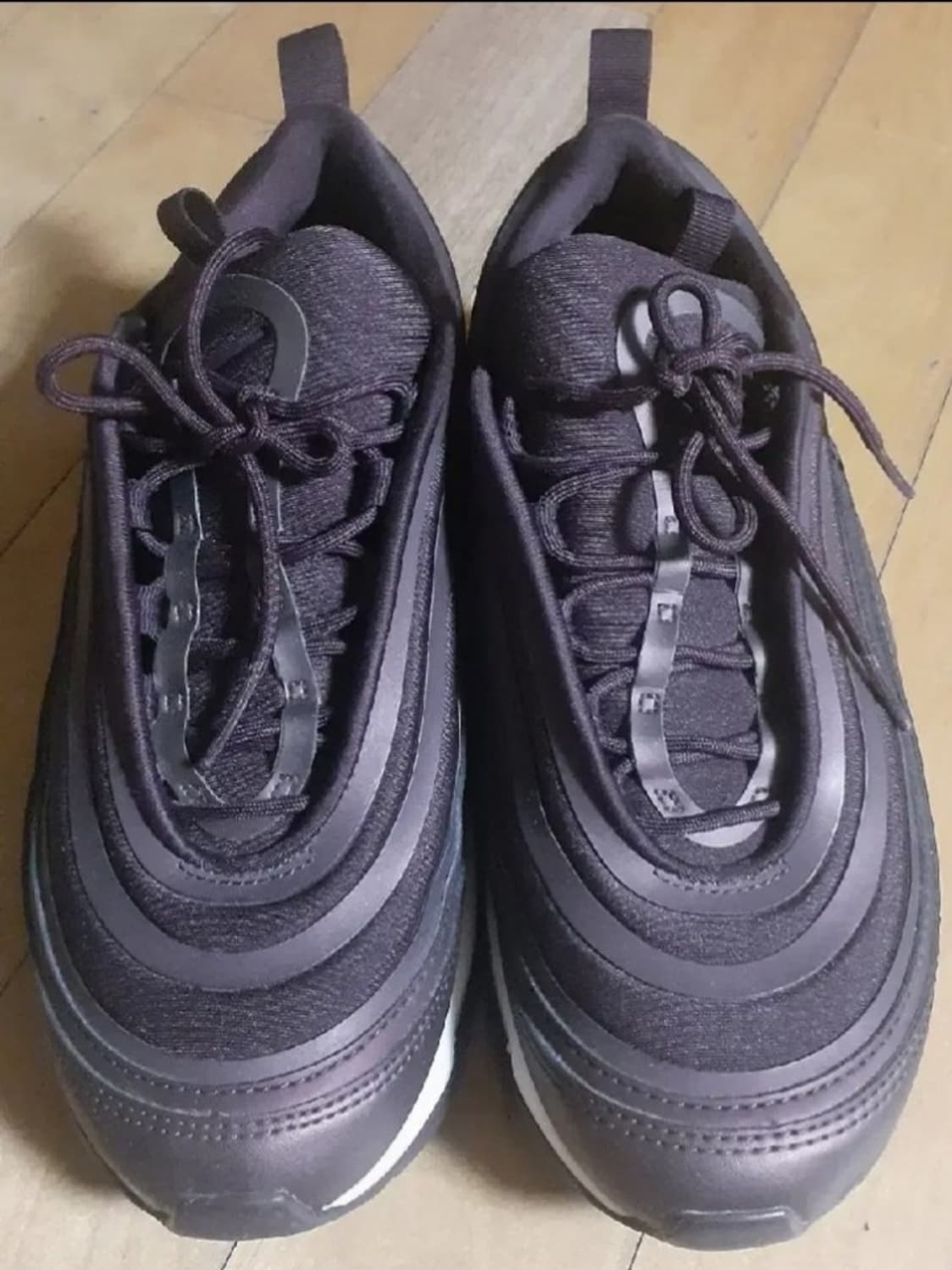 에어맥스97 울트라 17 메탈릭 마호가니 240 상품이미지2