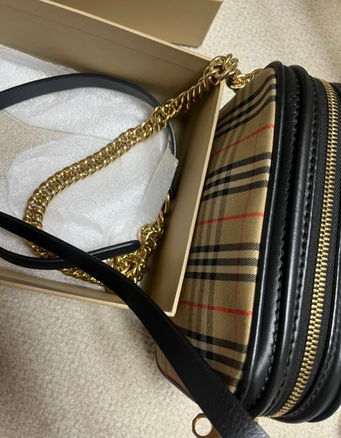 버버리 카메라백 체크 체인 크로스백 상품이미지6