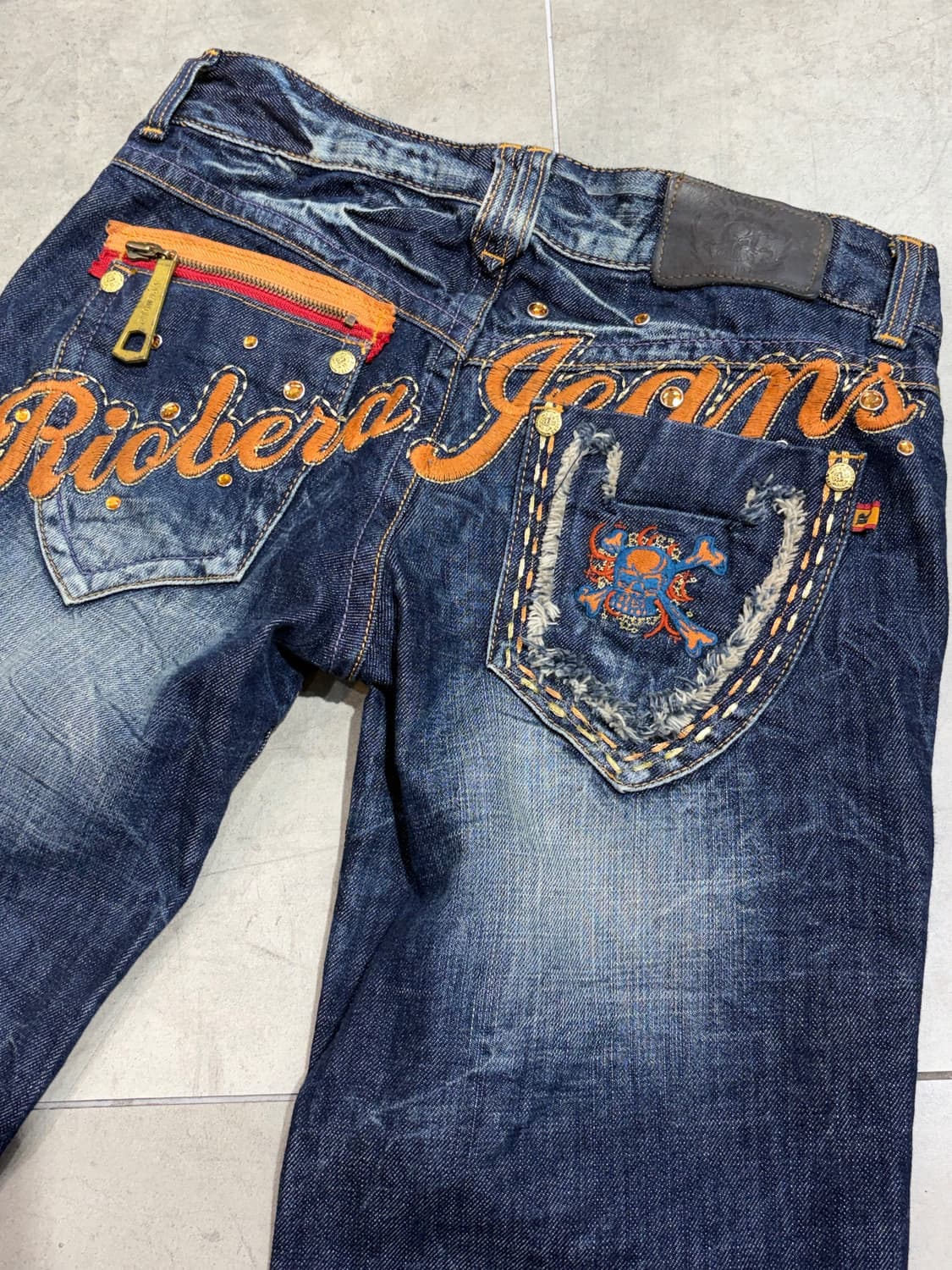 REDPEPPER 레드페퍼 오렌지 펑크 자수 데님팬츠 상품이미지3