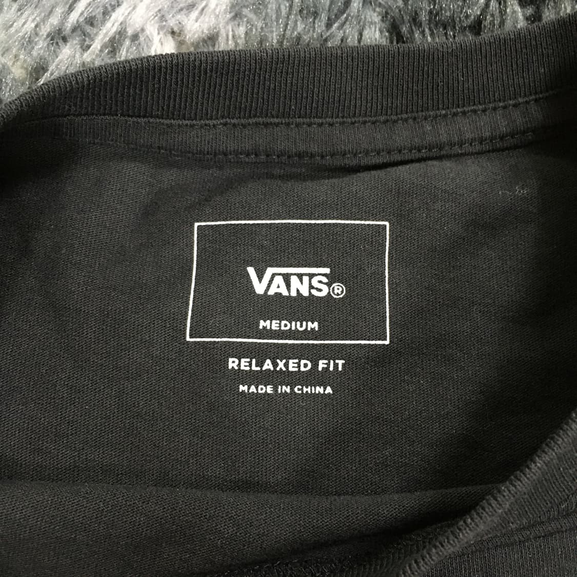 투티/A10 vans 레귤러 핏 반팔 블랙 빈티지 스몰로고 프린팅 상품이미지3