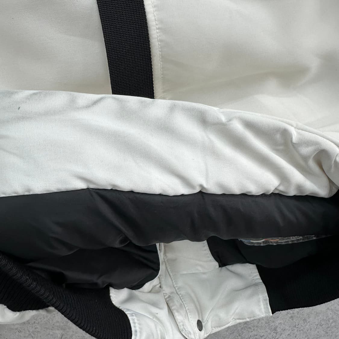 90 아이더 스투키 남자 구스다운 숏패딩 상품이미지9