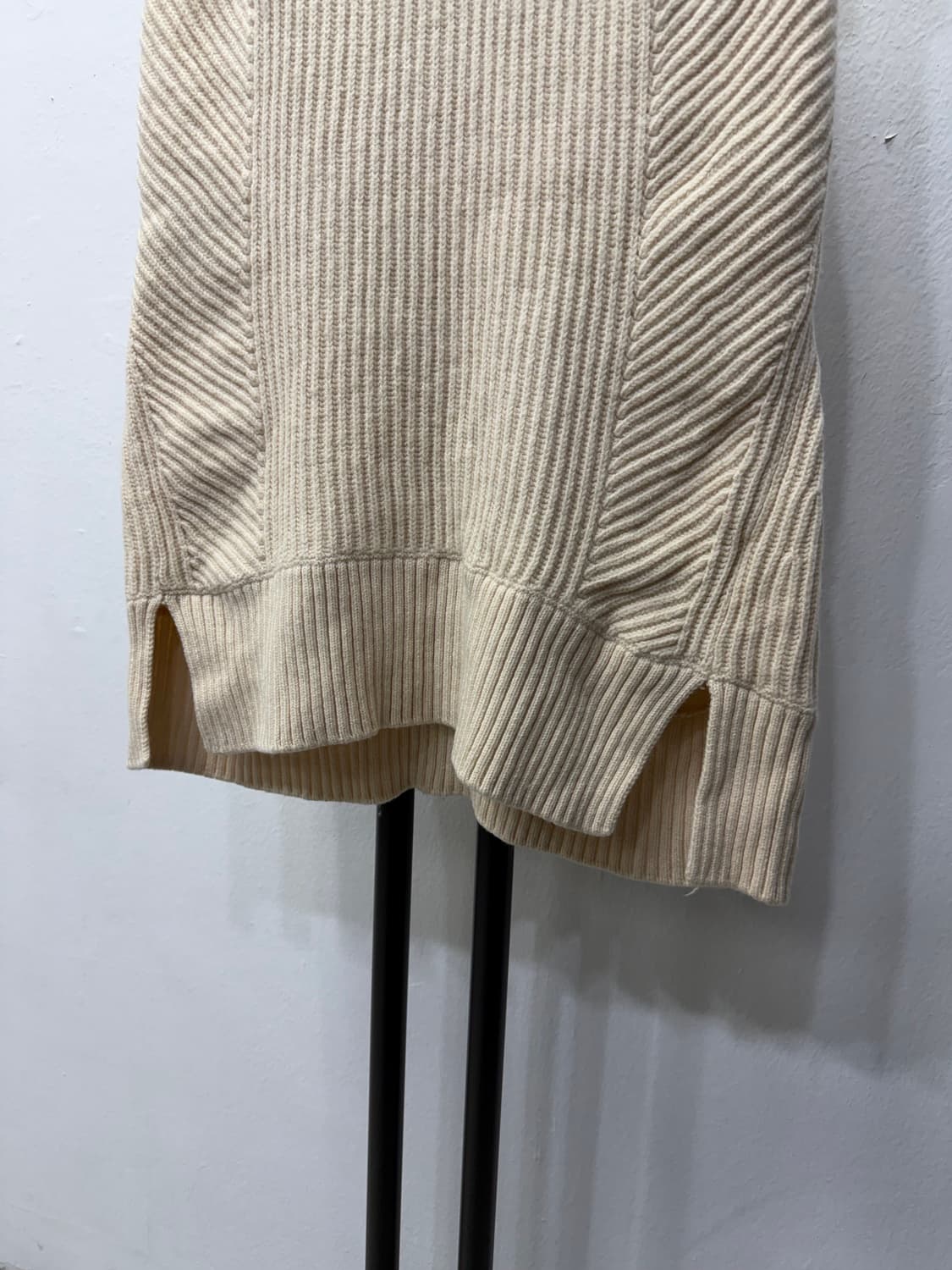 정품) VINCE 빈스 아이보리 골지 니트 탑 S 상품이미지4